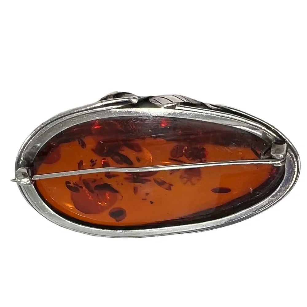 VINTAGE CABOCHON BALTIC AMBER & STERLING SILVER BEZEL & LEAVES BROOCH